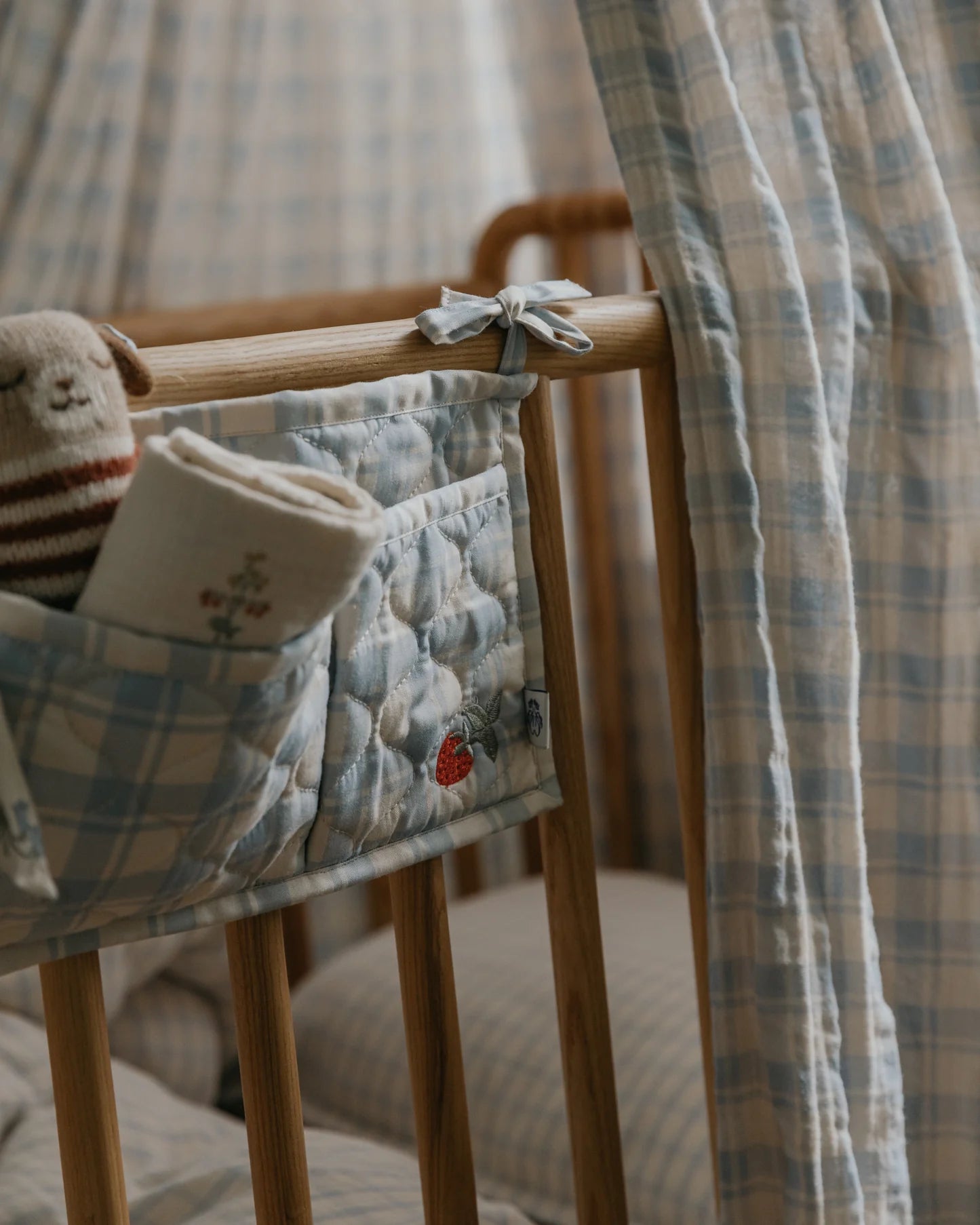 Bed Pocket Plaid Sky