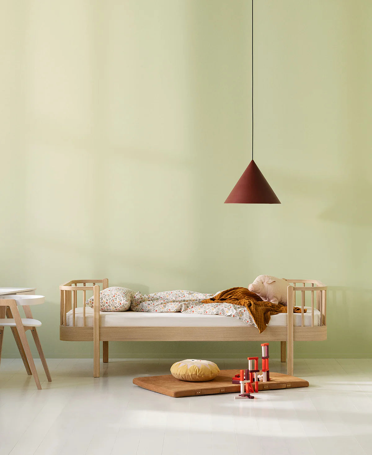 Wood Bed White