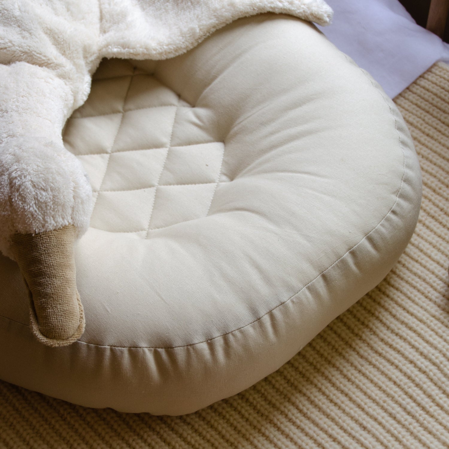 Amazing Maize Cocoon Baby Lounger Fog Grey