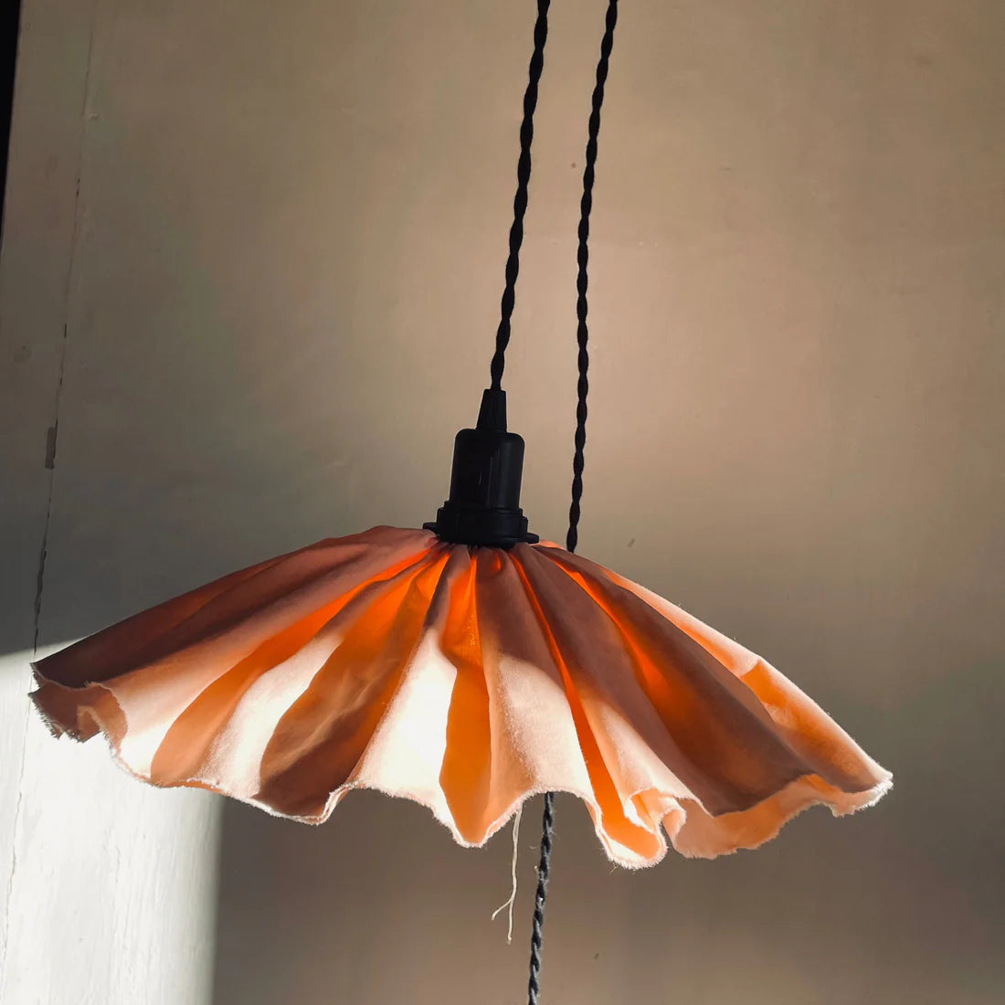 Poppy Pendant Lamp - Rosa Salmon