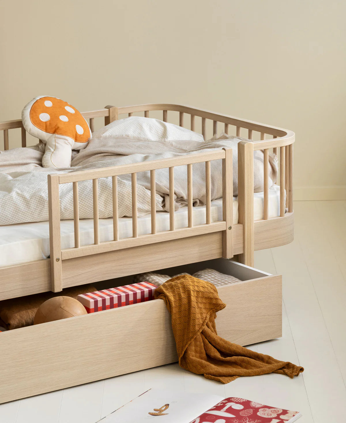 Wood Bed White