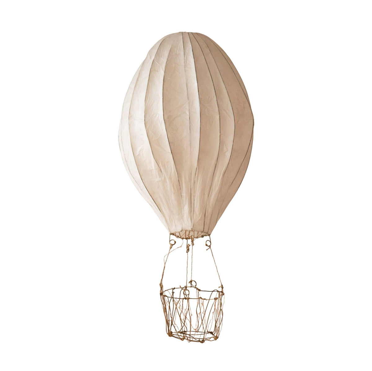 Handgemaakte gouden wandlamp in de vorm van een luchtballon met papier-maché afwerking, limited edition, Zoé Rumeau — sfeervol nachtlampje voor de kinderkamer.