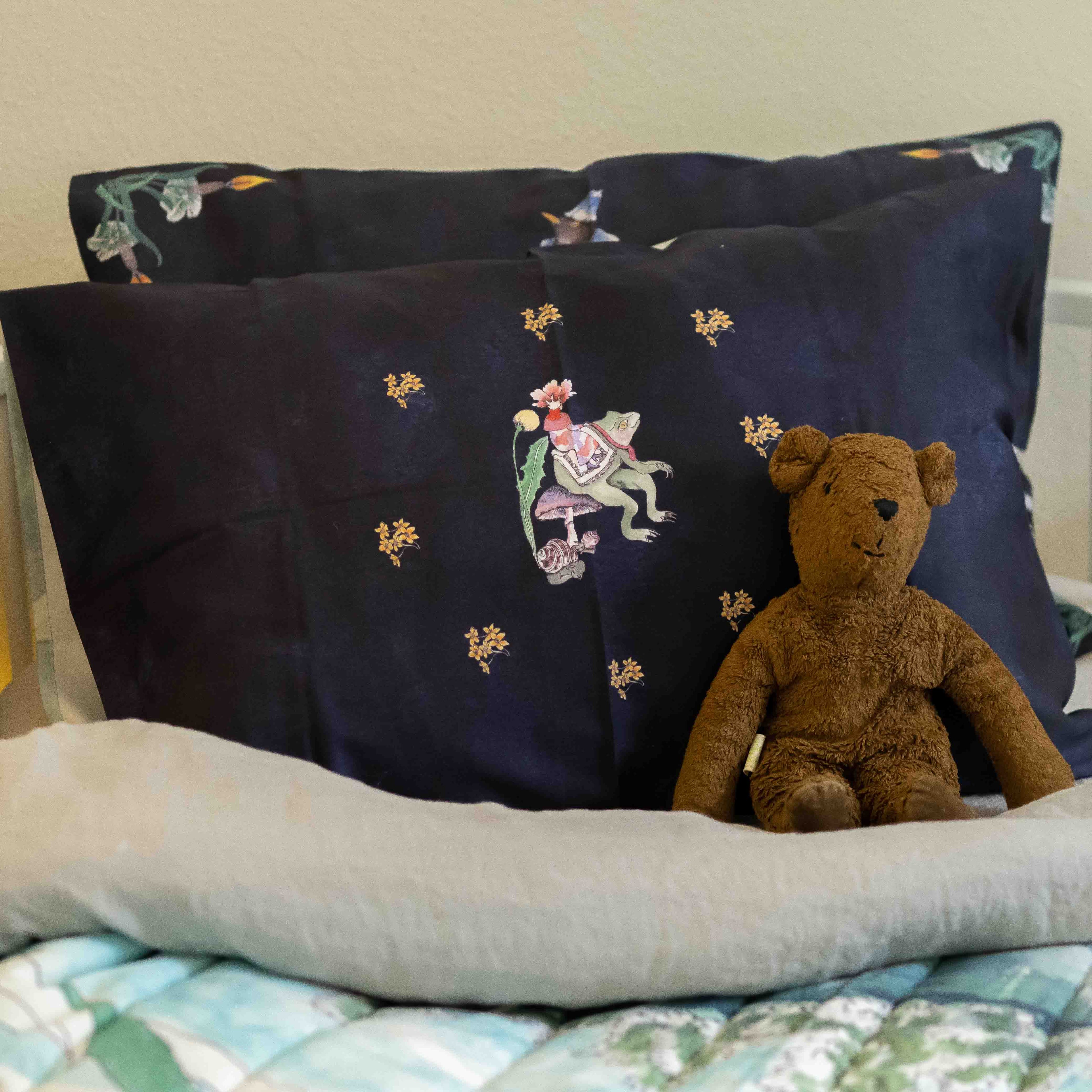 Reversible Pillow Cover Frog Maiden