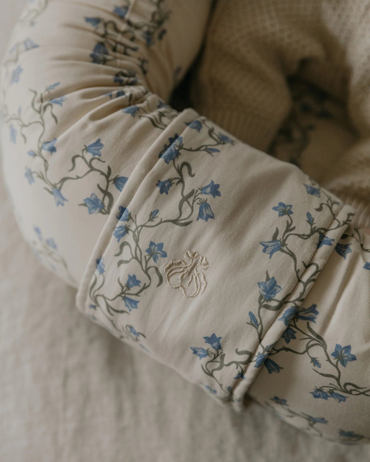 Satin Baby Nest Bell Flower, lifestyle photo