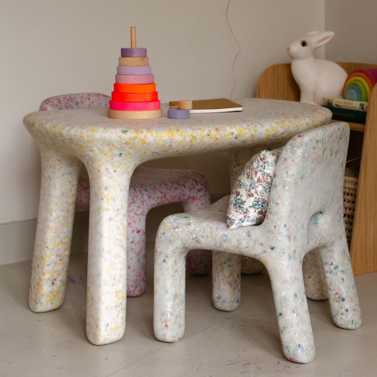 EcoBirdy Luisa Table in Vanilla, product photo