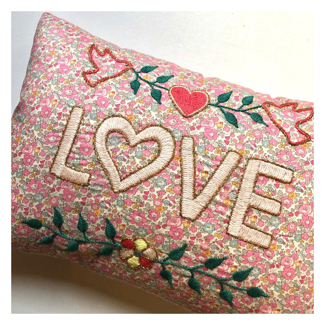 Love Cushion Field FLower Pink