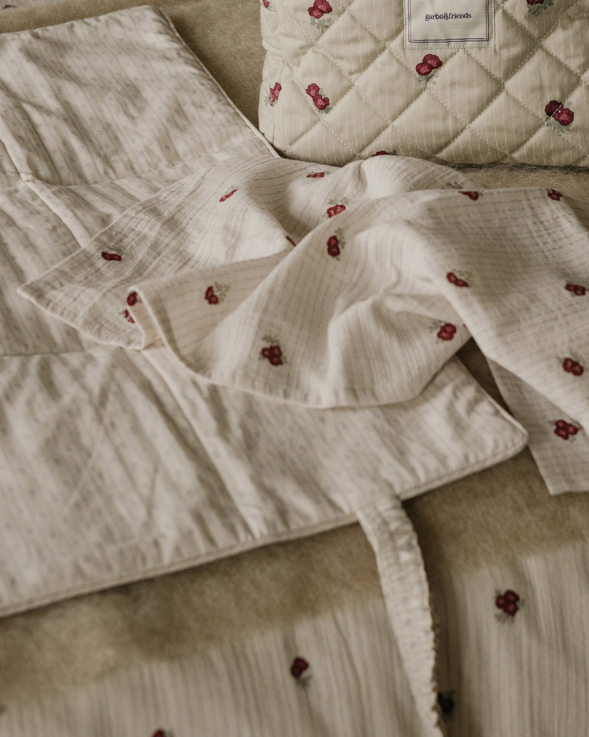 Muslin Blanket Set of 2 Rosehip in use - Garbo & Friends