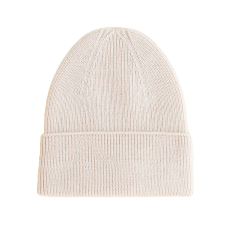 Knitted baby beanie in cream of Hvid