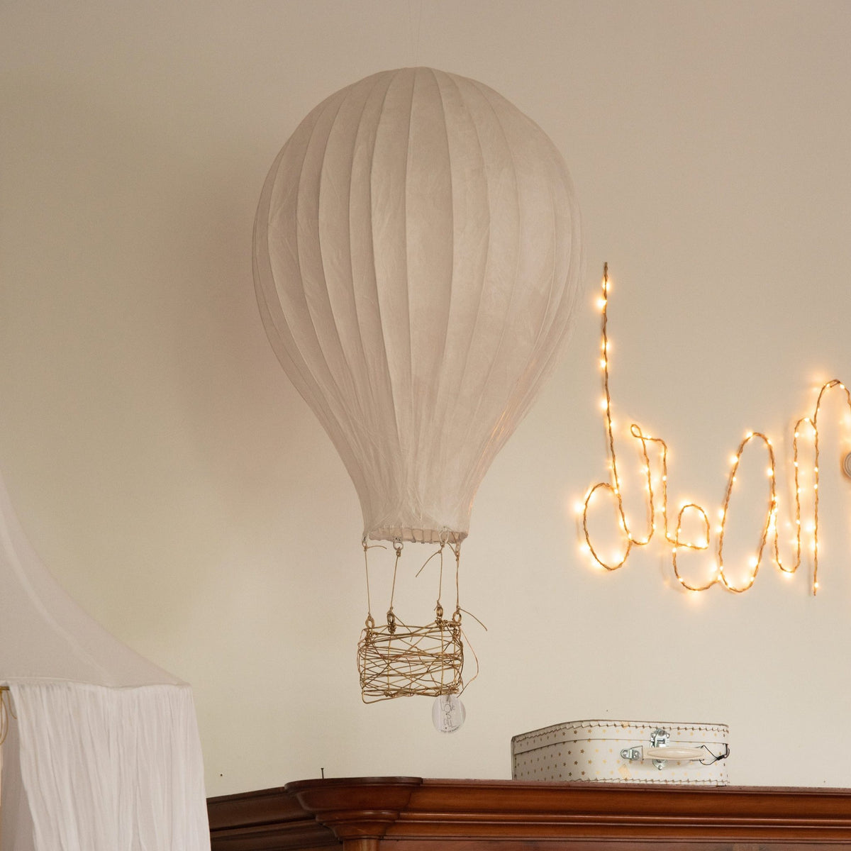 Limited Edition Lighting Balloon Zoé Rumeau – front view