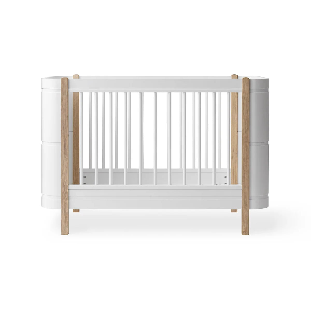 Oliver Furniture Wood Mini+ Cot Front View