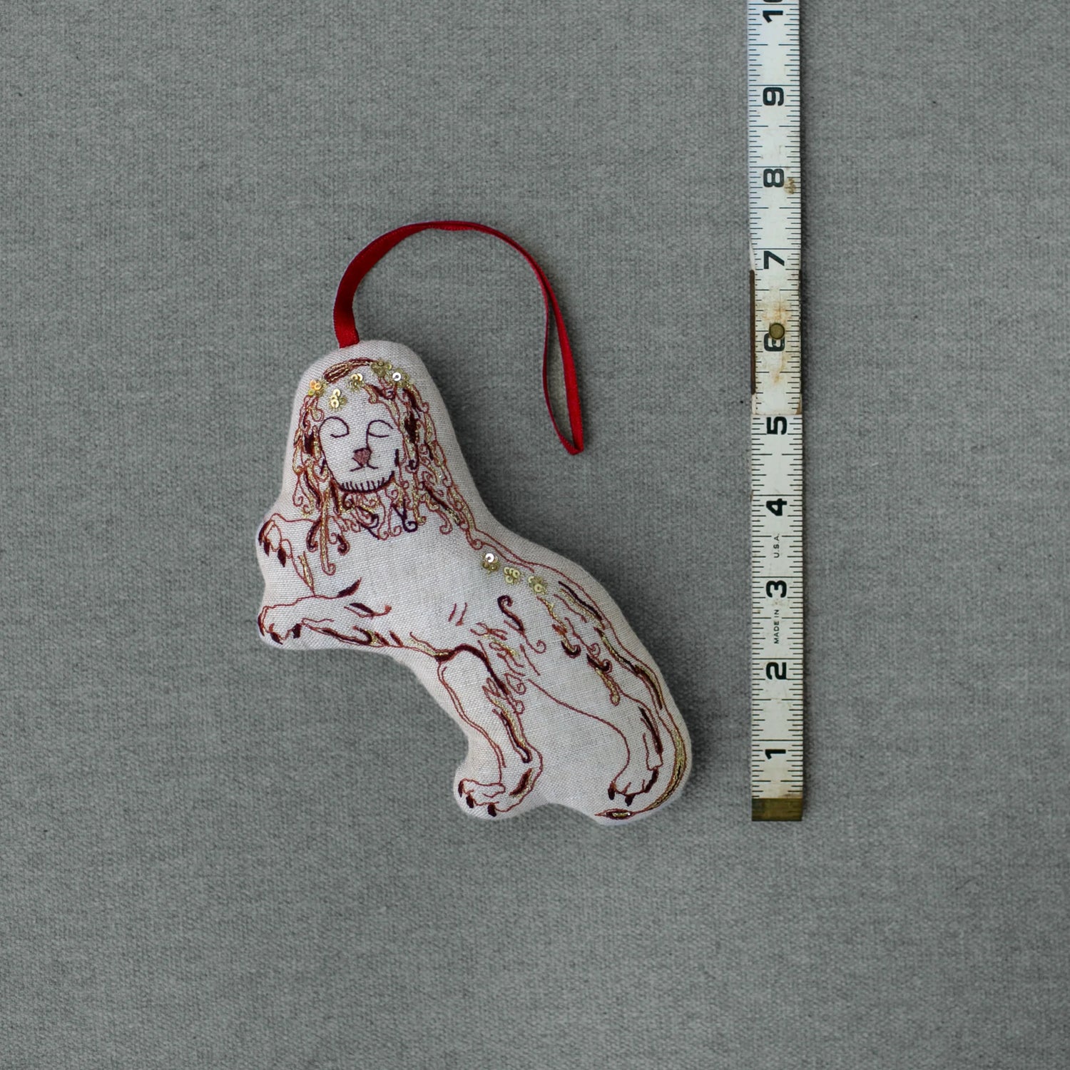 Courageous Lion Token, Ornament