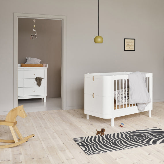 Wood Mini+ Cot Incl. Junior Kit | White