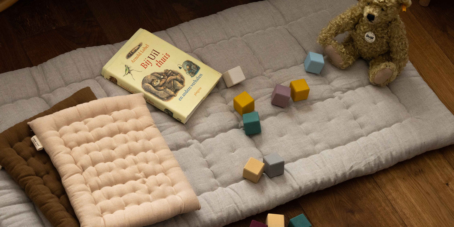 playmats and tipi&