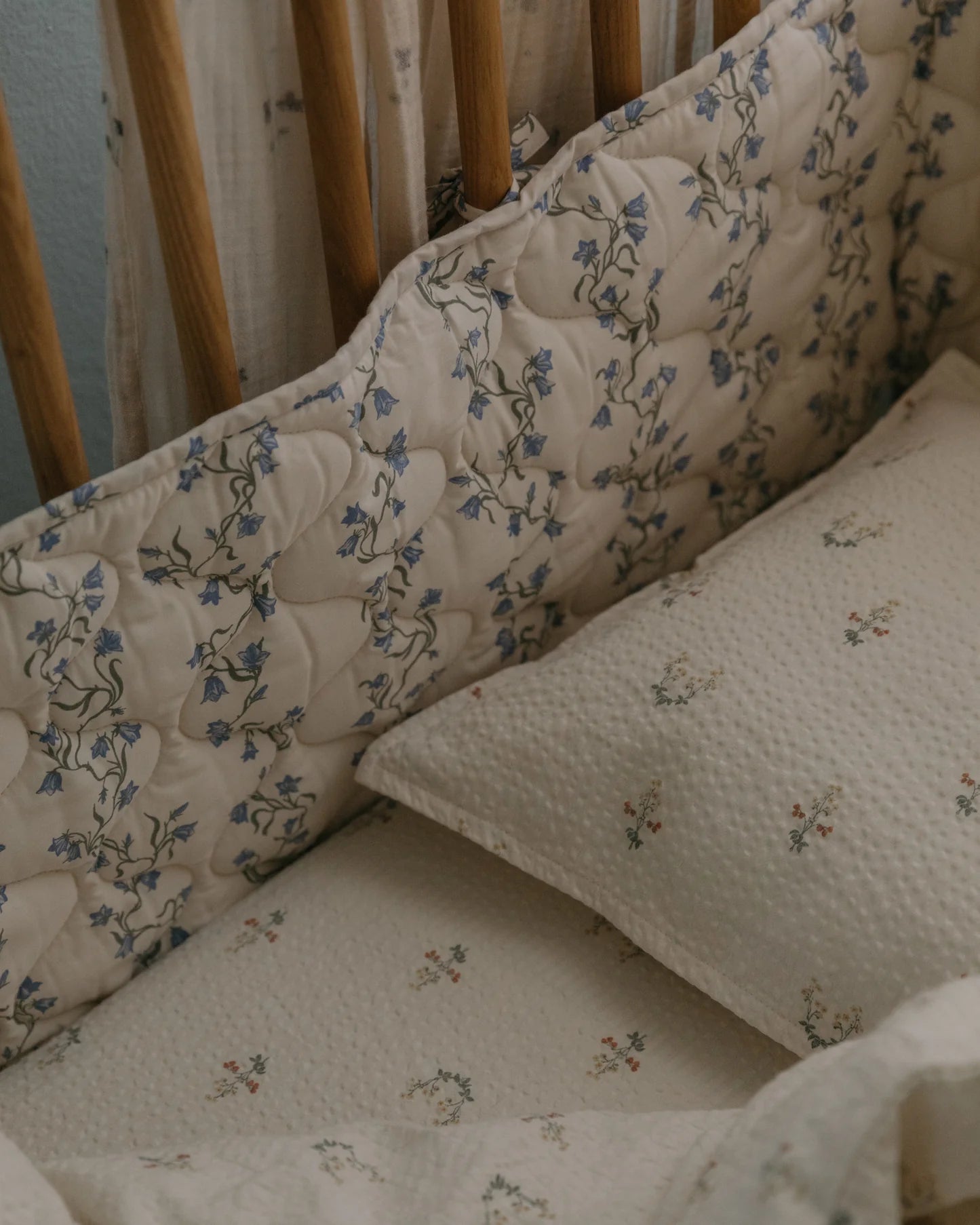Satin Quilted Crib Bumper Bell Flower
