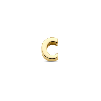 Hazel &amp; George Chunky Initiaal 14K Goud, losse chunky gouden bubble-letterkraal in de vorm van een C, op een witte achtergrond