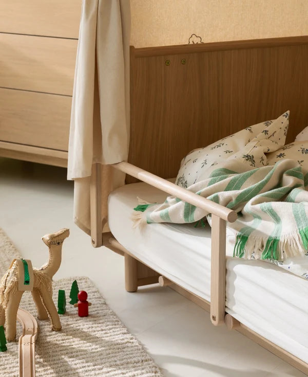 Camp Novel bed guard, 2 pcs., oak