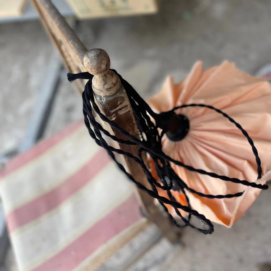 Poppy Pendant Lamp - Rosa Salmon