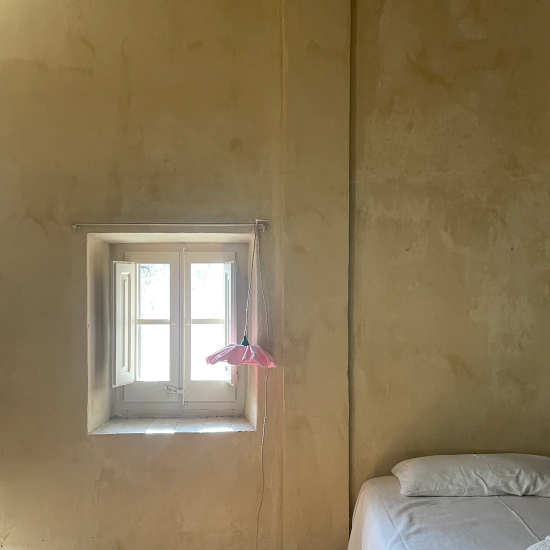 Poppy Pendant Lamp - Rosa Peony