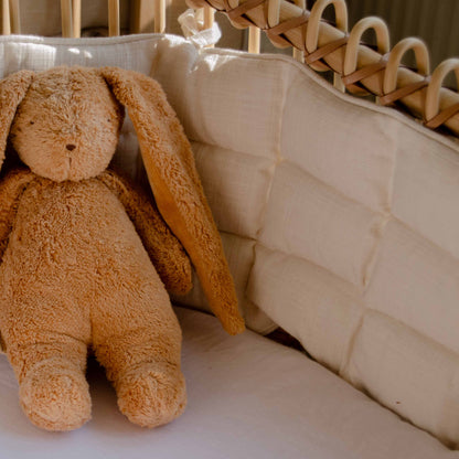 Crib bed bumper in kapok