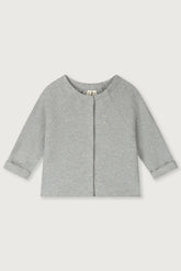 Gray Label Baby Cardigan in de kleur Grey Melange, van voren getoond met knoopsluiting, op een witte achtergrond