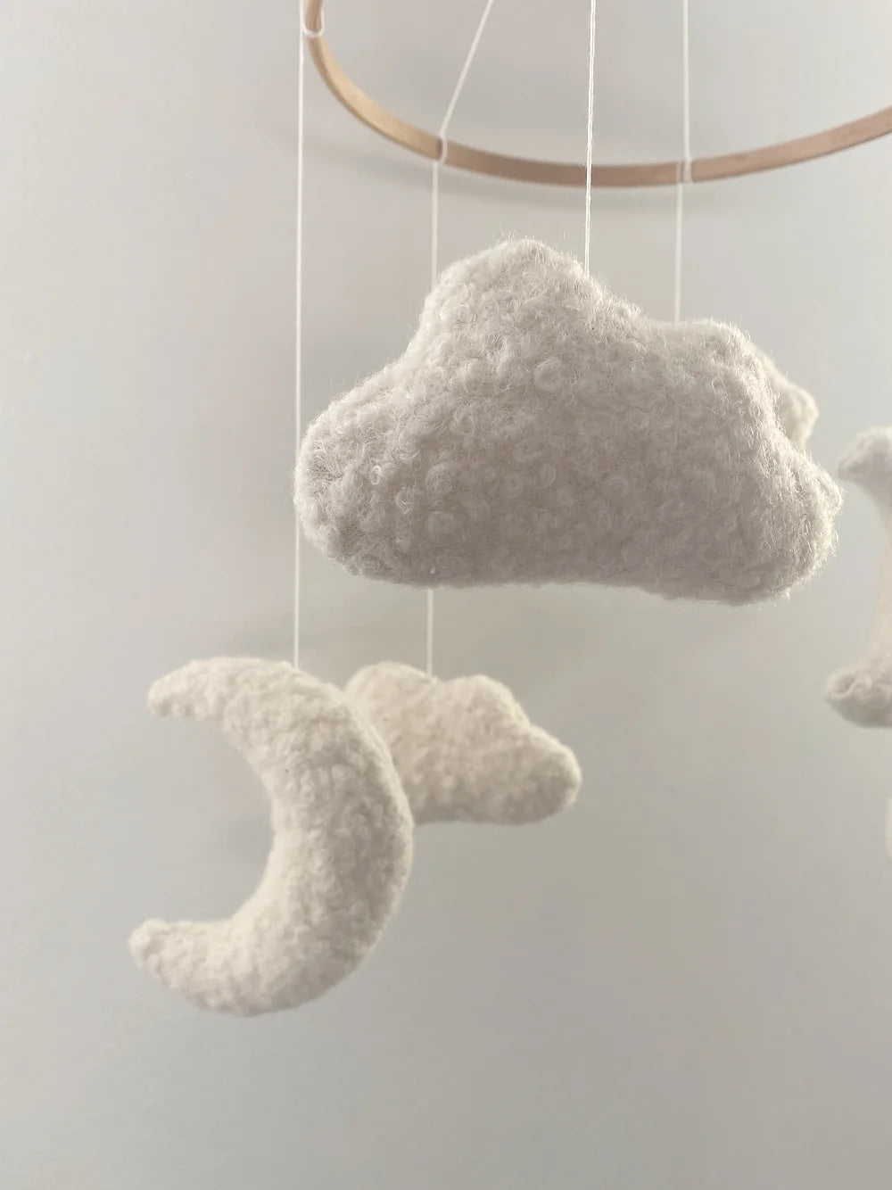 Cloud &amp; Moon Mobile in Boucle
