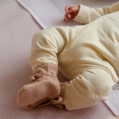 Hvid Baby Booties Apricot – merino wool baby booties, photo 2