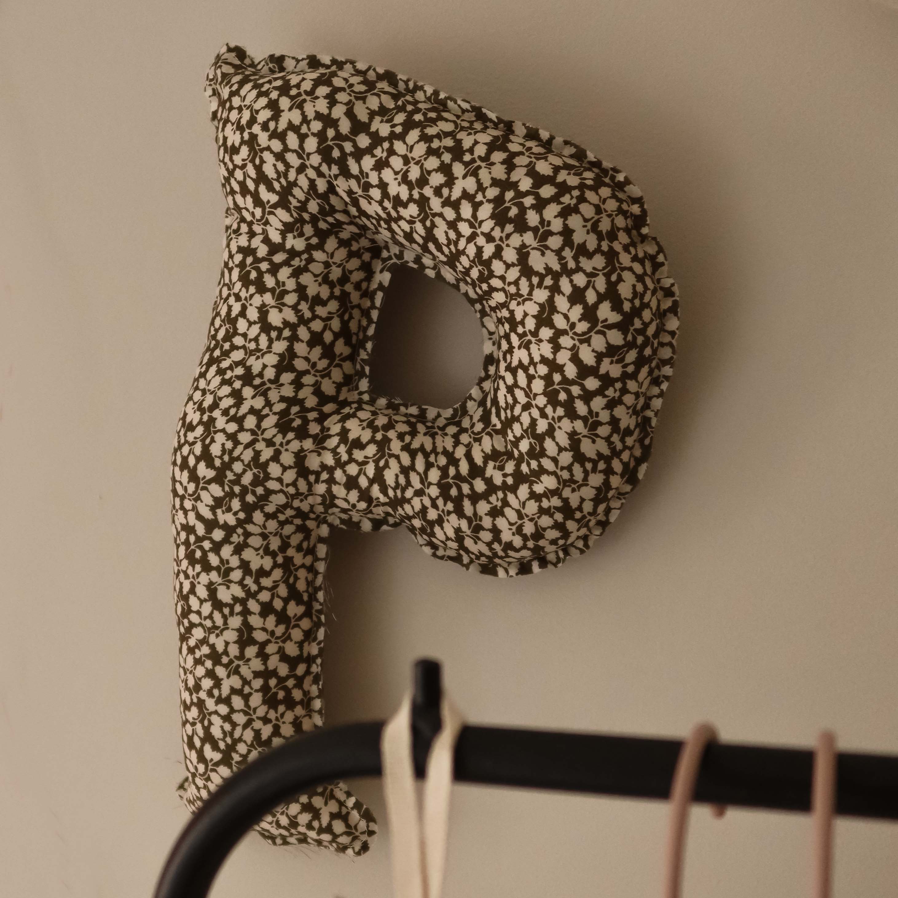 Stoffen Letter Khaki Bloemen