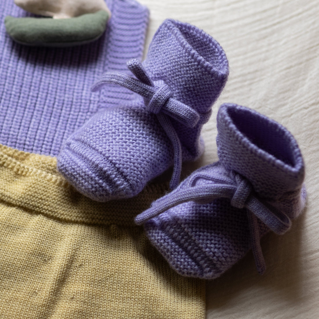 Merino Baby Booties Lilac