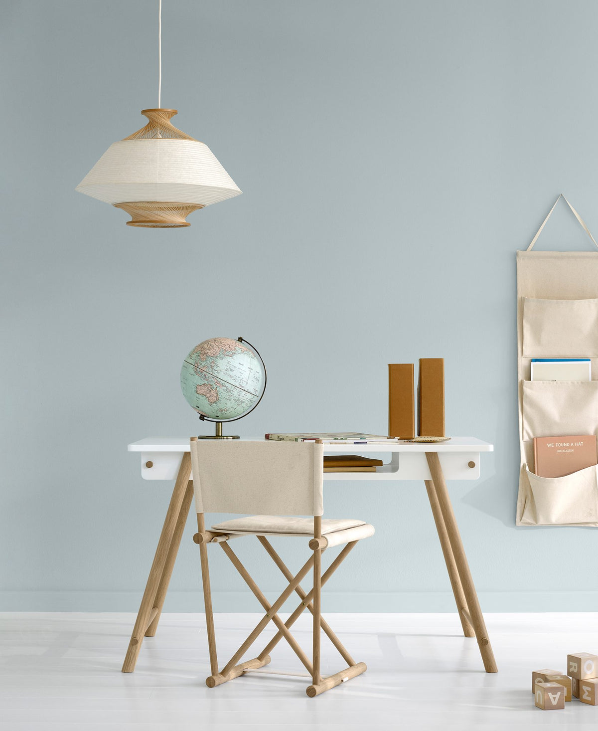 Oliver Furniture Camp Junior Desk Adjustable White/Oak – detail view