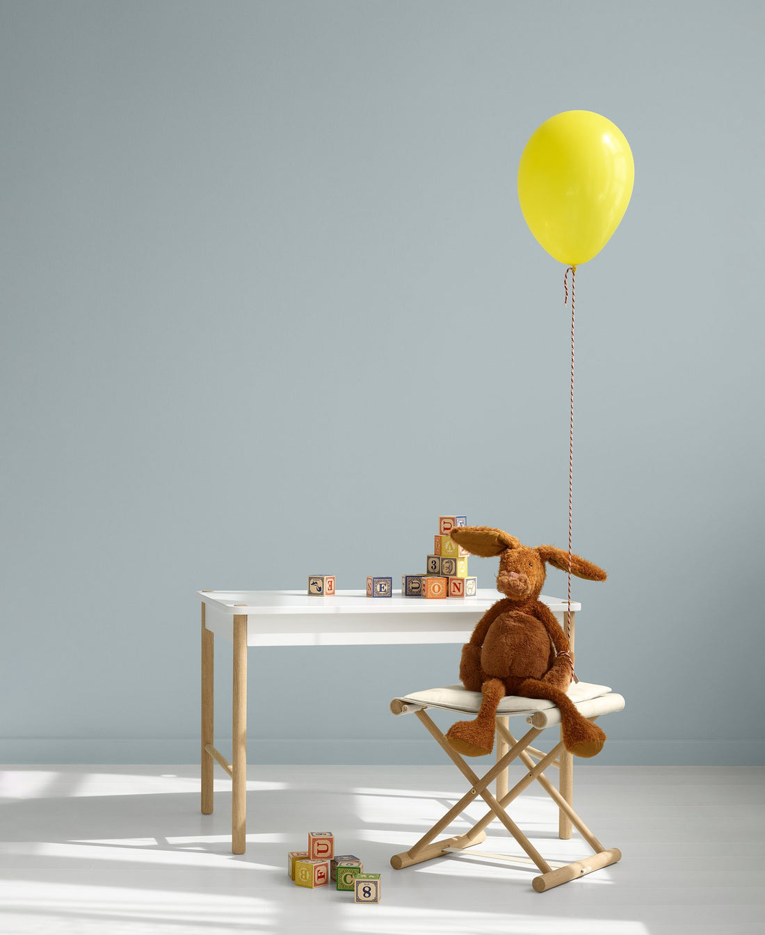 Oliver Furniture Camp Toddler Play Table White/Oak – side view