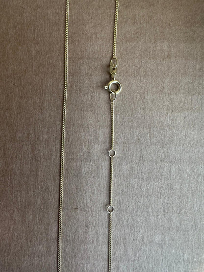 Detail of the adjustable clasp with extra jump rings on the Hazel &amp; George Necklace 14K Gold, 41-43-45 cm version