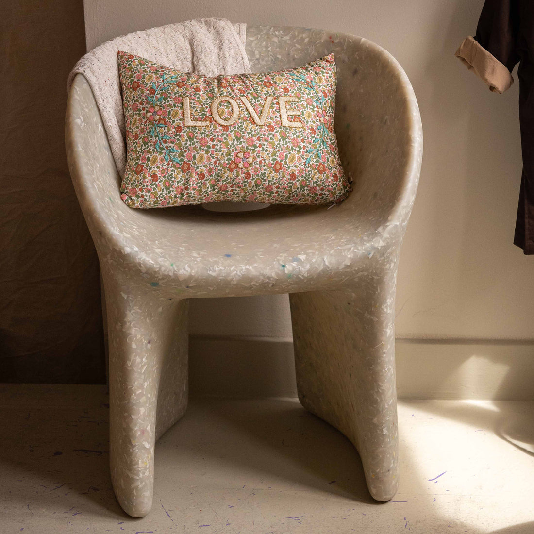 Richard Armchair Faded White