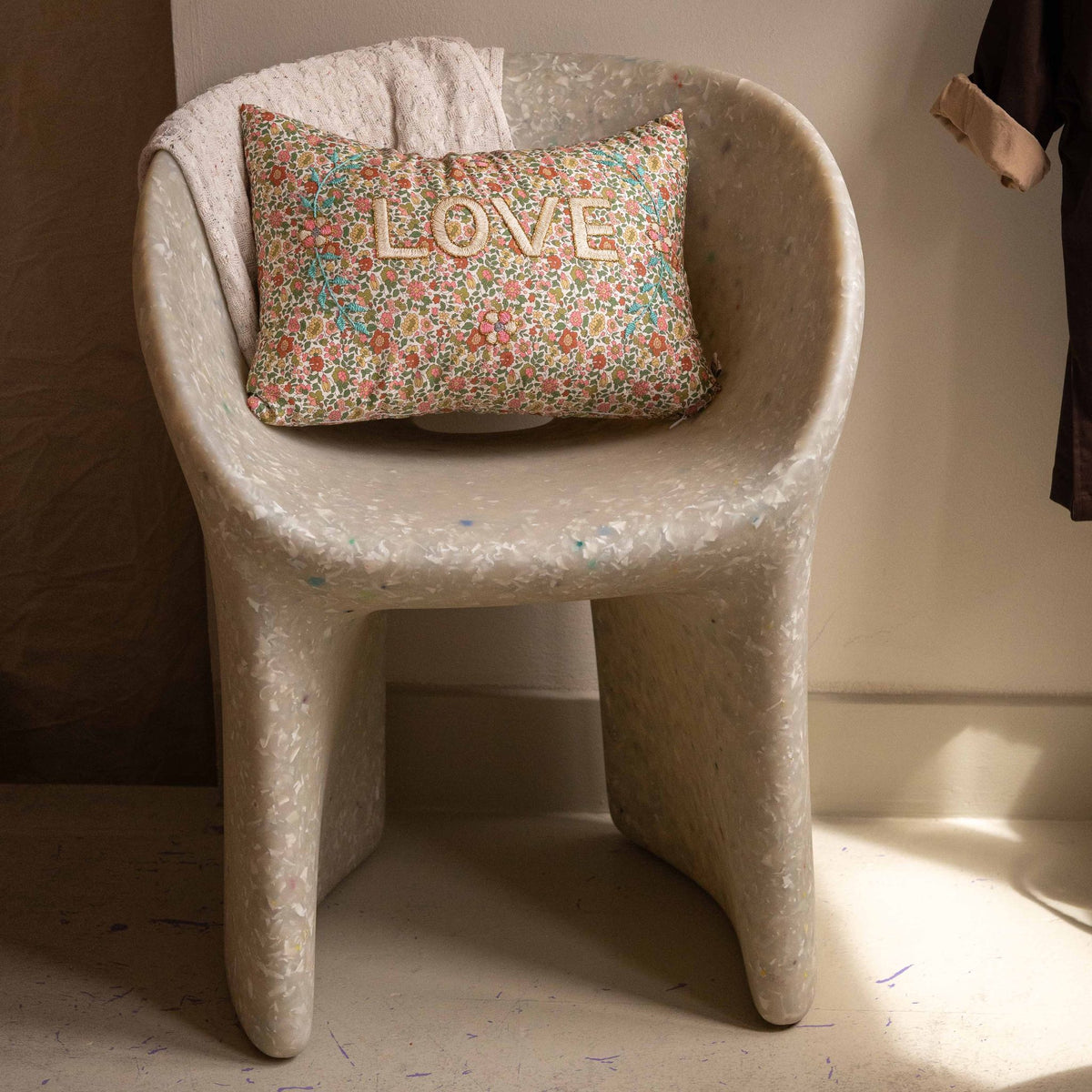 EcoBirdy Richard Armchair in Faded White, product photo