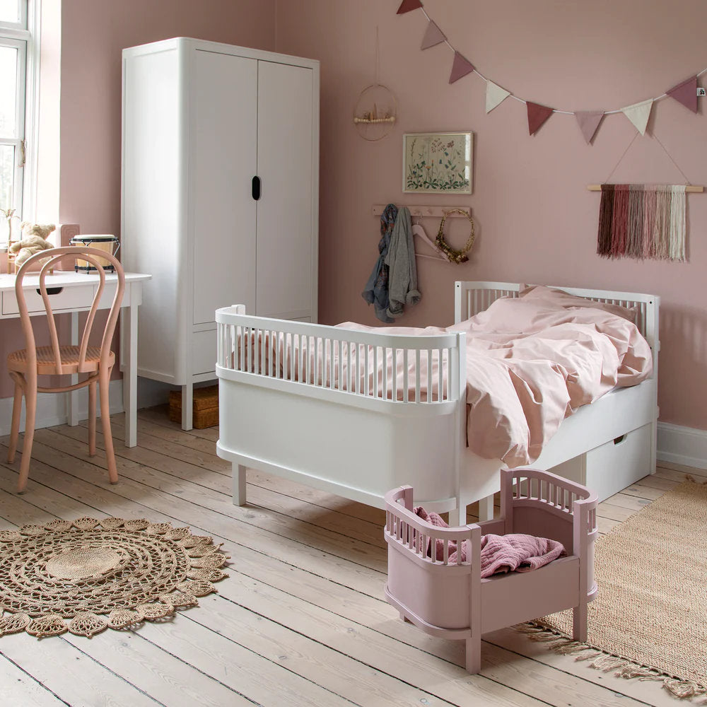 Sebra Bed Junior Classic White in meisjes slaapkamer