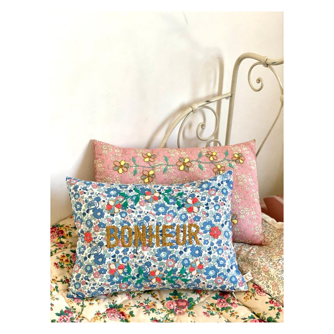 Bonheur Cushion Blue Flowers