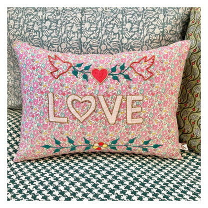 Love Cushion Field FLower Pink