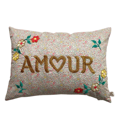 Amour Cushion Gold