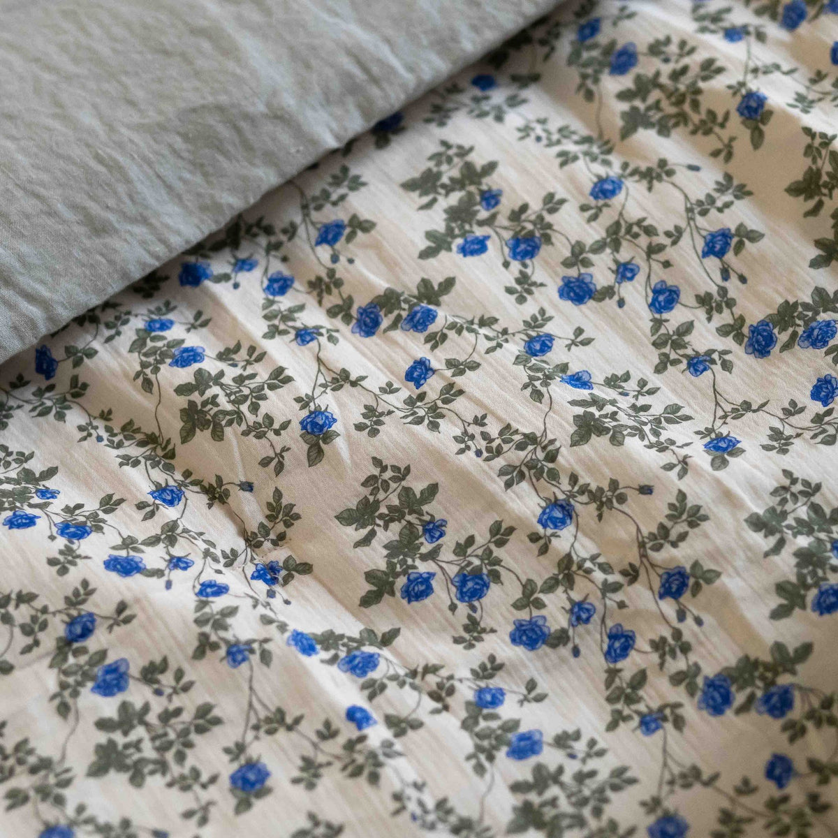 Close-up of the Dainty print fabric on the Garbo&amp;Friends Bed Set