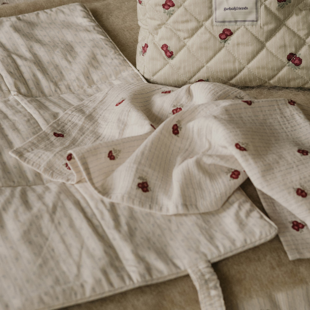 Muslin Blanket Set of 2 Rosehip in use - Garbo &amp; Friends
