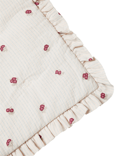 Detail of the Garbo &amp; Friends Muslin Filled Blanket Rosehip showing the quilted muslin and ruffled edge