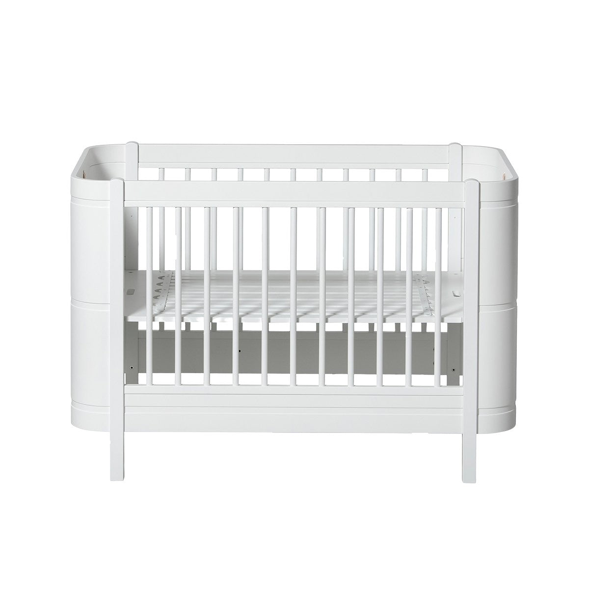 Oliver Furniture Wood Mini+ Cot Bed Incl. Junior Kit White – product photo