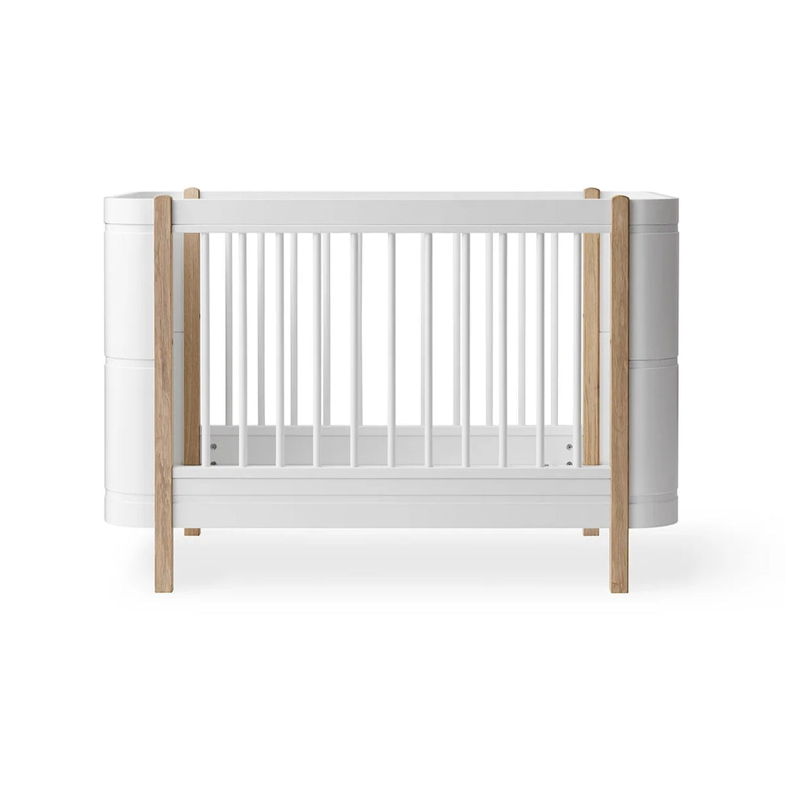 Oliver Furniture Wood Mini+ Cot Front View