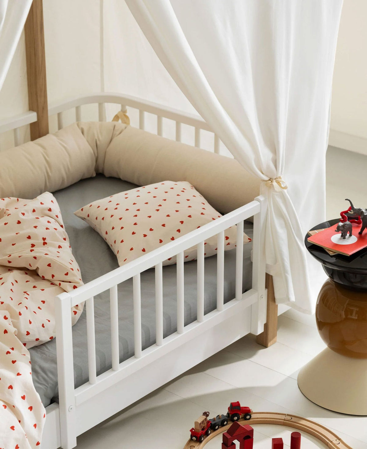 Oliver Furniture Wood Original House Bed White/Oak – lifestyle view