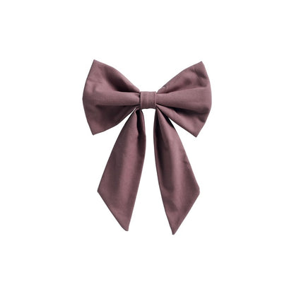 Hazel &amp; George Canvas Kerststrik Klein in de kleur Plum, effen stoffen strik op een witte achtergrond